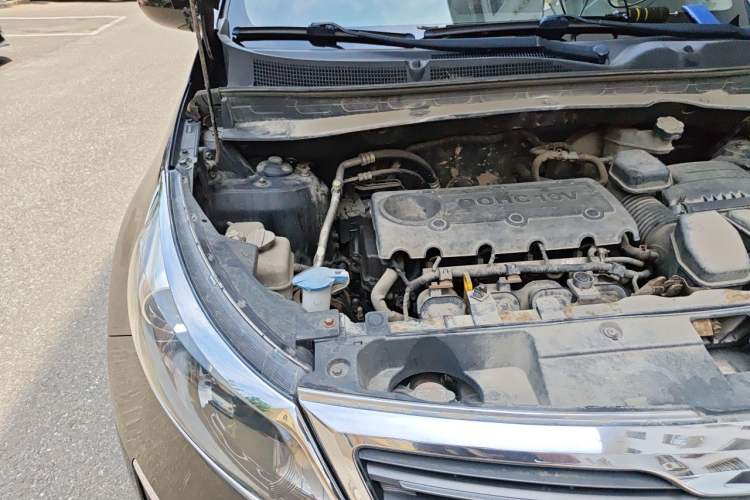 Used Kia Sportage R 2011 2.0L Automatic Two-Wheel Drive GL Engine Bay Right