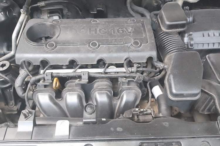 Used Kia Sportage R 2011 2.0L Automatic Two-Wheel Drive GL Engine Bay