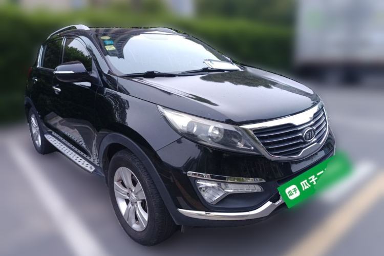 Used Kia Sportage R 2011 2.0L Manual Two-Wheel-Drive GLS Front Right 45 Deg