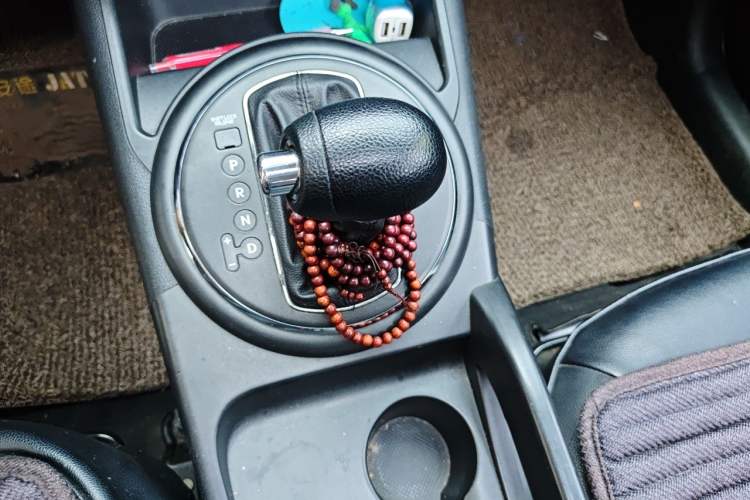 Used Kia Sportage R 2011 2.0L Automatic Two-Wheel Drive GL Gear Lever