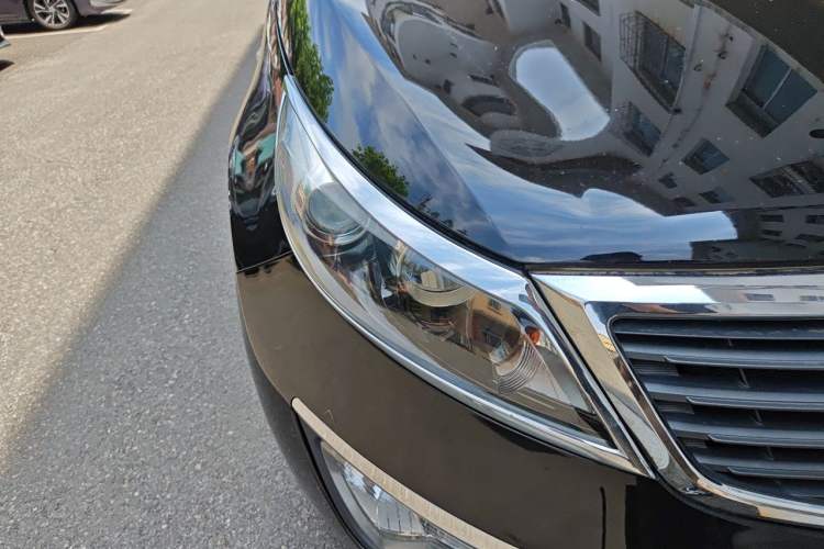 Used Kia Sportage R 2011 2.0L Automatic Two-Wheel Drive GL Right Front Headlight
