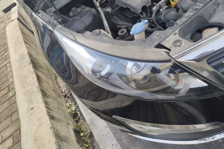 Used Kia Sportage R 2011 2.0L Automatic Two-Wheel Drive GLS Right Front Headlight