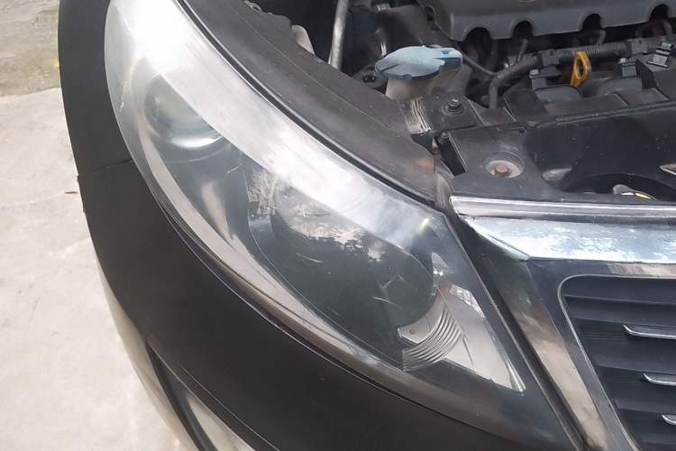 Used Kia Sportage R 2011 2.0L Automatic Two-Wheel Drive GL Right Front Headlight
