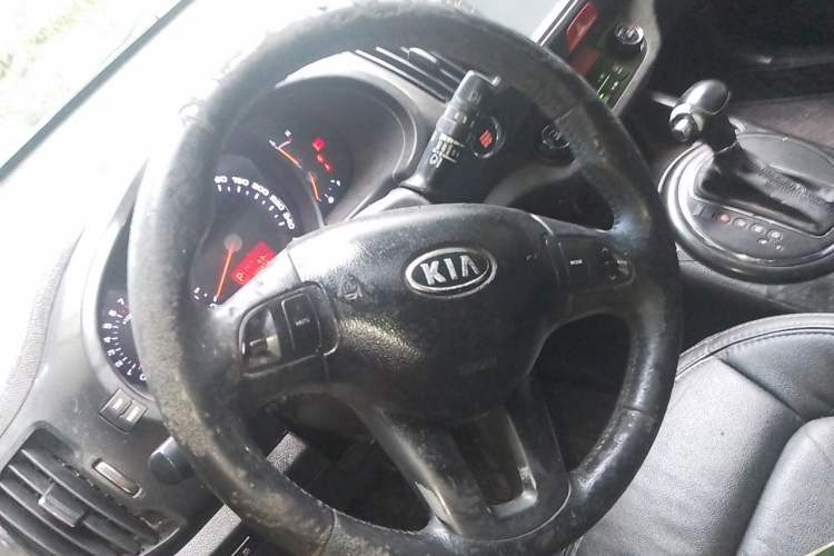 Used Kia Sportage R 2011 2.0L Automatic Two-Wheel Drive GL Steering Wheel