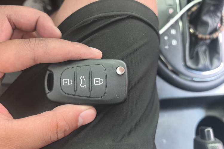 Used Kia Sportage R 2011 2.0L Automatic Two-Wheel Drive GL Vehicle Key