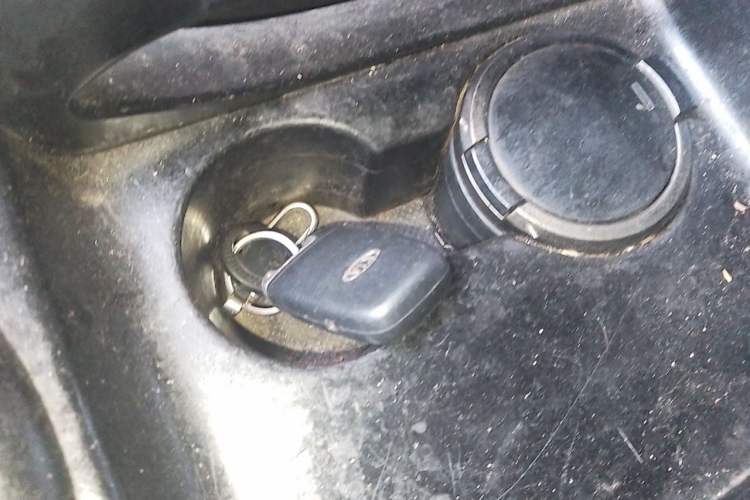Used Kia Sportage R 2011 2.0L Automatic Two-Wheel Drive GL Vehicle Key
