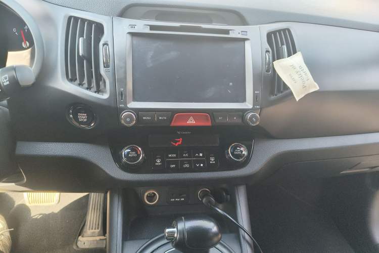 Used Kia Sportage R 2011 2.0L Automatic Two-Wheel Drive GLS Audio And AC Panel