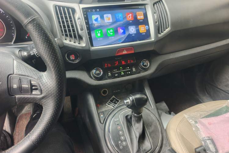 Used Kia Sportage R 2011 2.4L Automatic 4x4 Premium Edition Audio And AC Panel