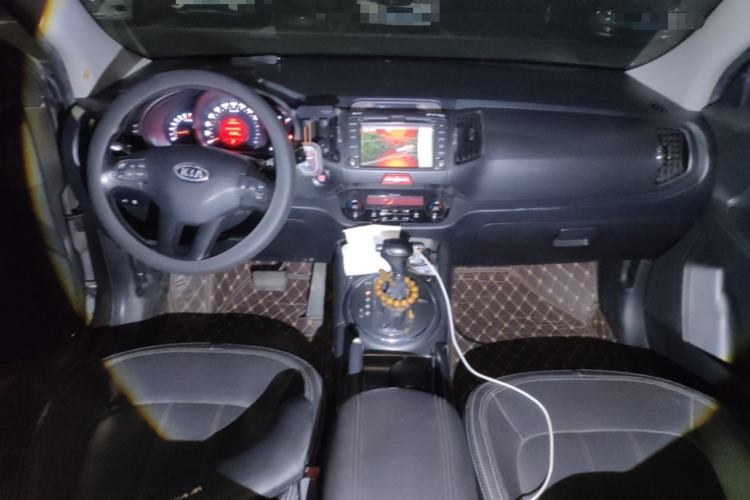 Used Kia Sportage R 2011 2.4L Automatic 4x4 Premium Edition Center Console