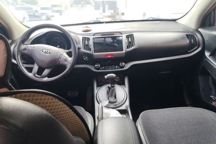 Used Kia Sportage R 2011 2.0L Automatic Two-Wheel Drive GLS Center Console