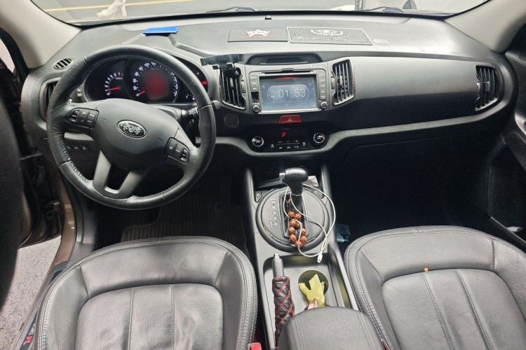 Used Kia Sportage R 2011 2.4L Automatic 4x4 Premium Edition Center Console