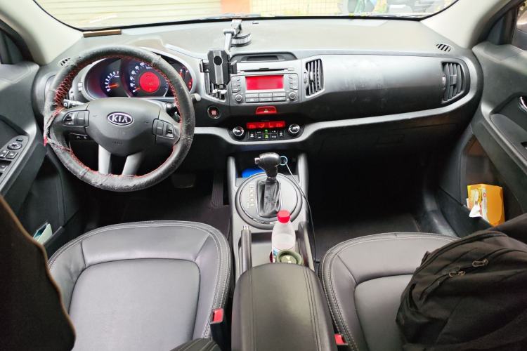 Used Kia Sportage R 2011 2.0L Automatic Two-Wheel Drive Premium Edition Center Console