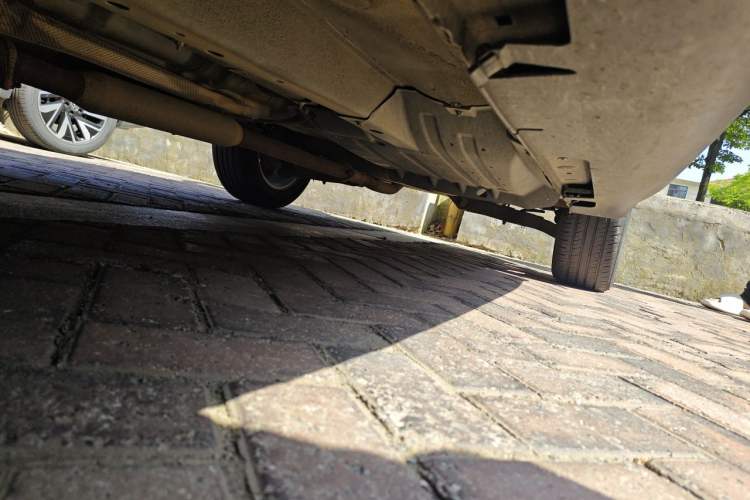 Used Kia Sportage R 2011 2.0L Automatic Two-Wheel Drive GLS Chassis Front Left