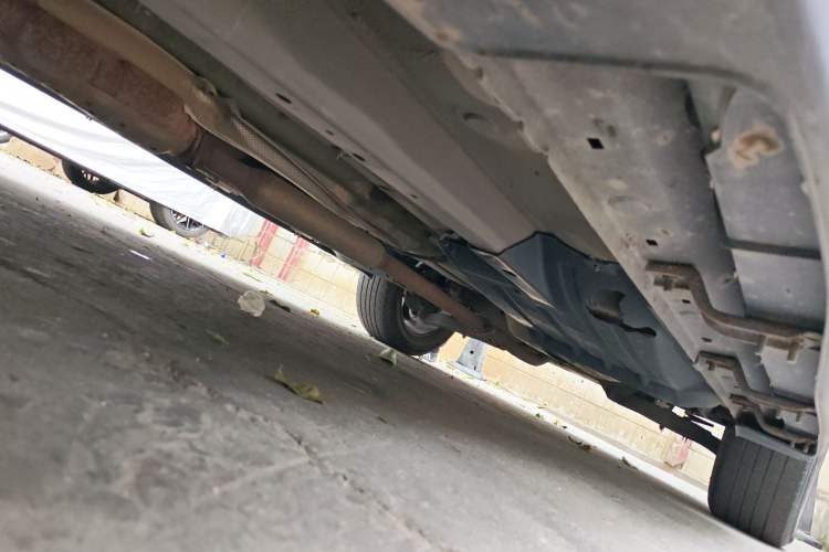 Used Kia Sportage R 2011 2.0L Automatic Two-Wheel Drive Premium Edition Chassis Front Left