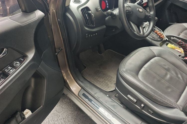 Used Kia Sportage R 2011 2.4L Automatic 4x4 Premium Edition Driver Seat
