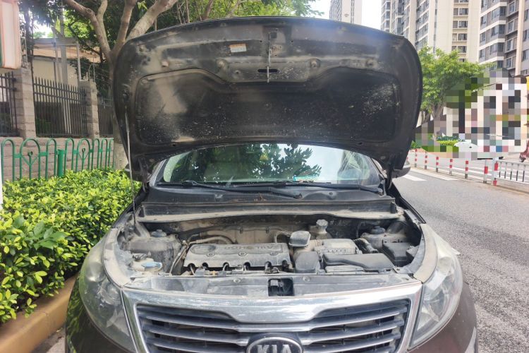 Used Kia Sportage R 2011 2.4L Automatic 4x4 Premium Edition Engine Bay