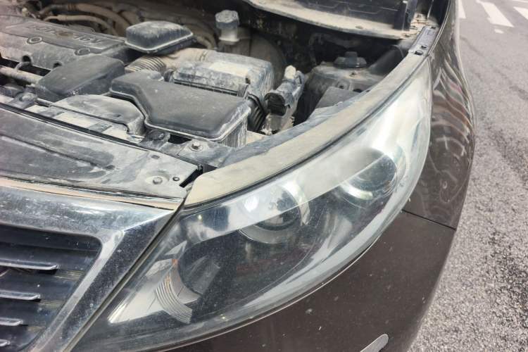 Used Kia Sportage R 2011 2.4L Automatic 4x4 Premium Edition Engine Bay Left