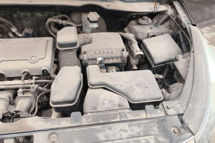 Used Kia Sportage R 2011 2.0L Automatic Two-Wheel Drive Premium Edition Engine Bay Left