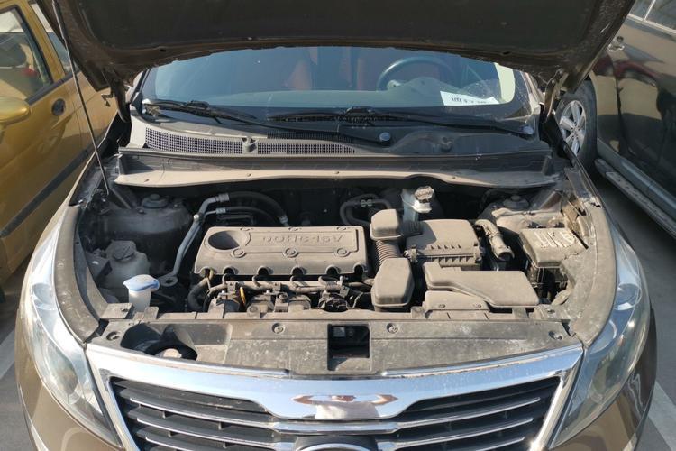 Used Kia Sportage R 2011 2.4L Automatic 4x4 GLS Engine Bay