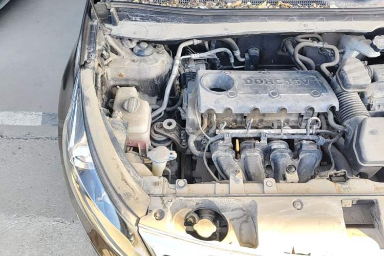 Used Kia Sportage R 2011 2.0L Automatic Two-Wheel Drive Premium Edition Engine Bay Right