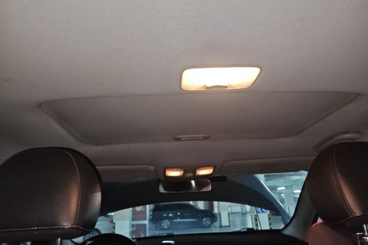 Used Kia Sportage R 2011 2.0L Automatic Two-Wheel Drive GLS Headliner