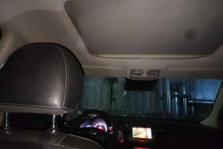 Used Kia Sportage R 2011 2.4L Automatic 4x4 Premium Edition Headliner