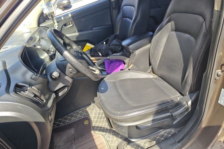 Used Kia Sportage R 2011 2.0L Automatic Two-Wheel Drive GLS Left Front Seat