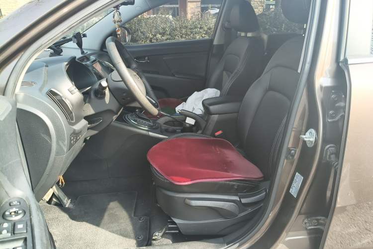 Used Kia Sportage R 2011 2.0L Automatic Two-Wheel Drive GLS Left Front Seat