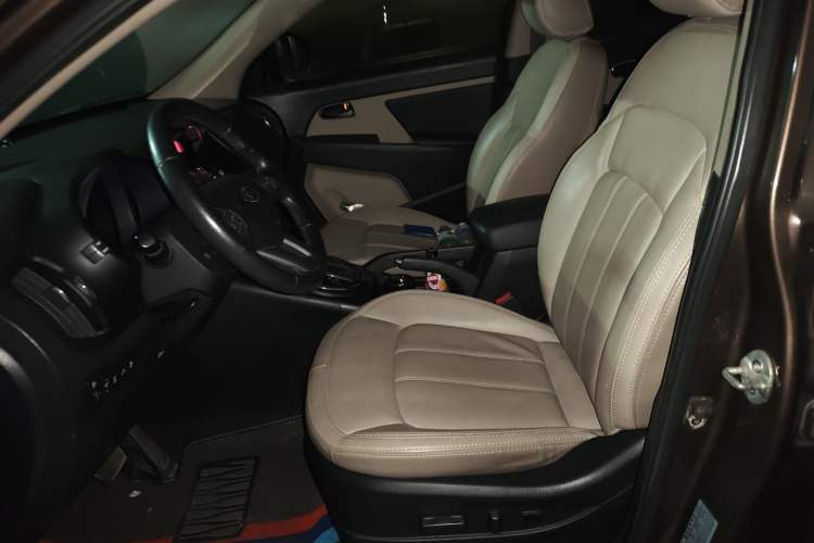 Used Kia Sportage R 2011 2.4L Automatic 4x4 Premium Edition Left Front Seat