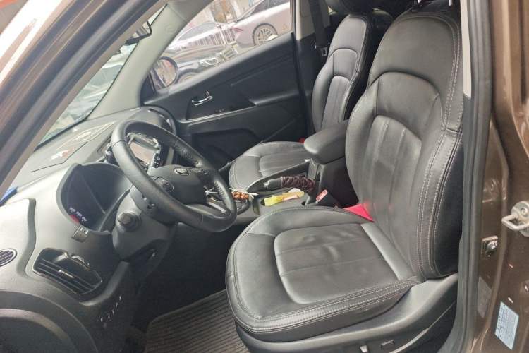 Used Kia Sportage R 2011 2.4L Automatic 4x4 Premium Edition Left Front Seat