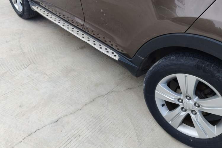 Used Kia Sportage R 2011 2.0L Automatic Two-Wheel Drive GLS Left Side Sill