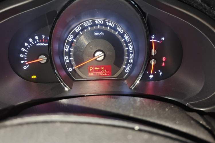 Used Kia Sportage R 2011 2.0L Automatic Two-Wheel Drive GLS Odometer Close Up