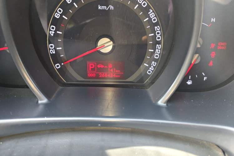 Used Kia Sportage R 2011 2.0L Automatic Two-Wheel Drive GLS Odometer Close Up