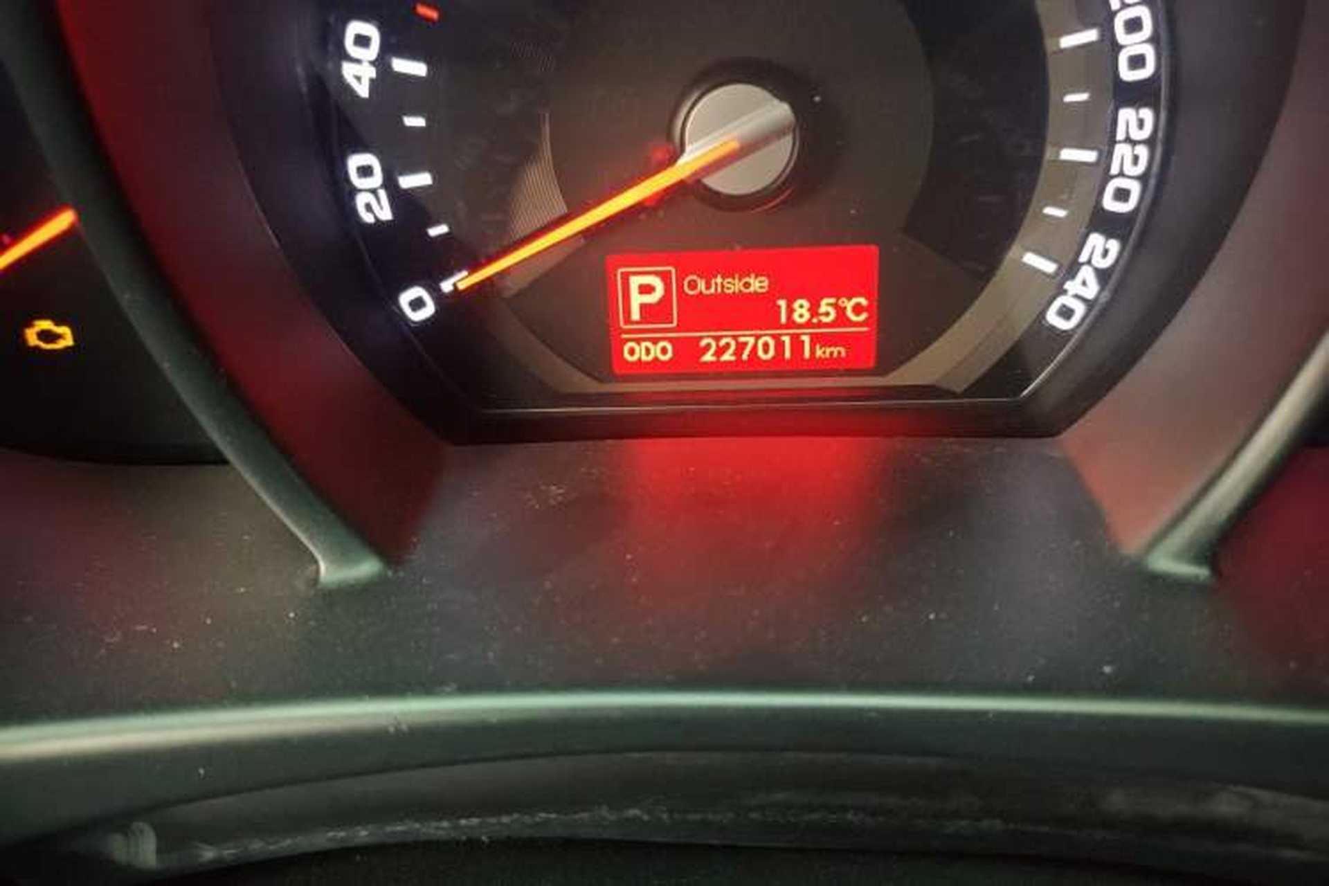 Used Kia Sportage R 2011 2.0L Automatic Two-Wheel Drive GL Odometer Close Up