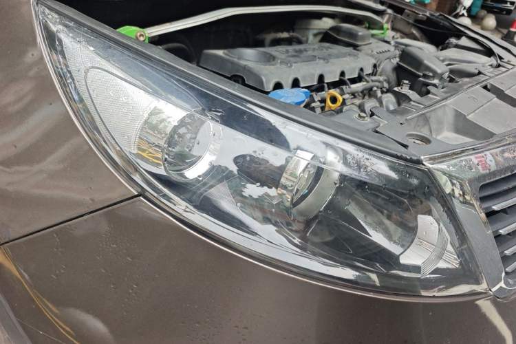 Used Kia Sportage R 2011 2.4L Automatic 4x4 Premium Edition Right Front Headlight