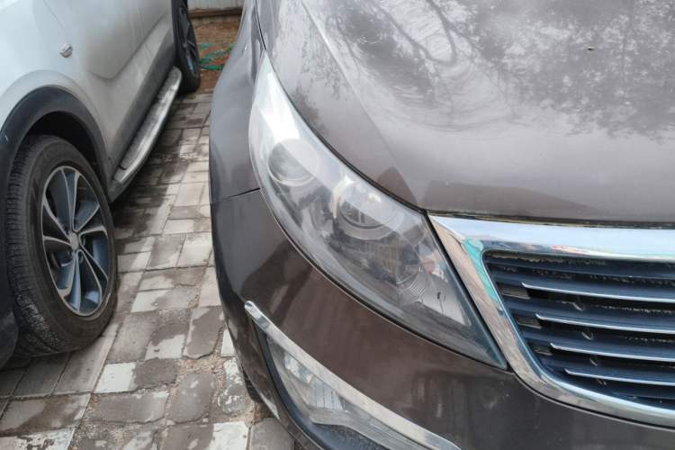 Used Kia Sportage R 2011 2.0L Automatic Two-Wheel Drive Premium Edition Right Front Headlight