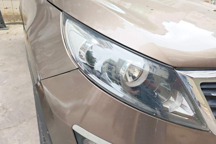 Used Kia Sportage R 2011 2.0L Automatic Two-Wheel Drive Premium Edition Right Front Headlight