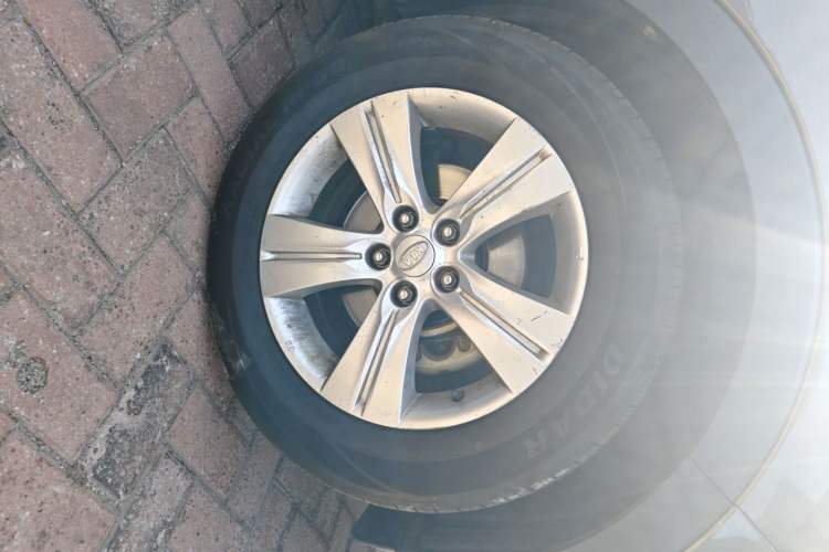 Used Kia Sportage R 2011 2.0L Automatic Two-Wheel Drive GLS Right Front Wheel Hub