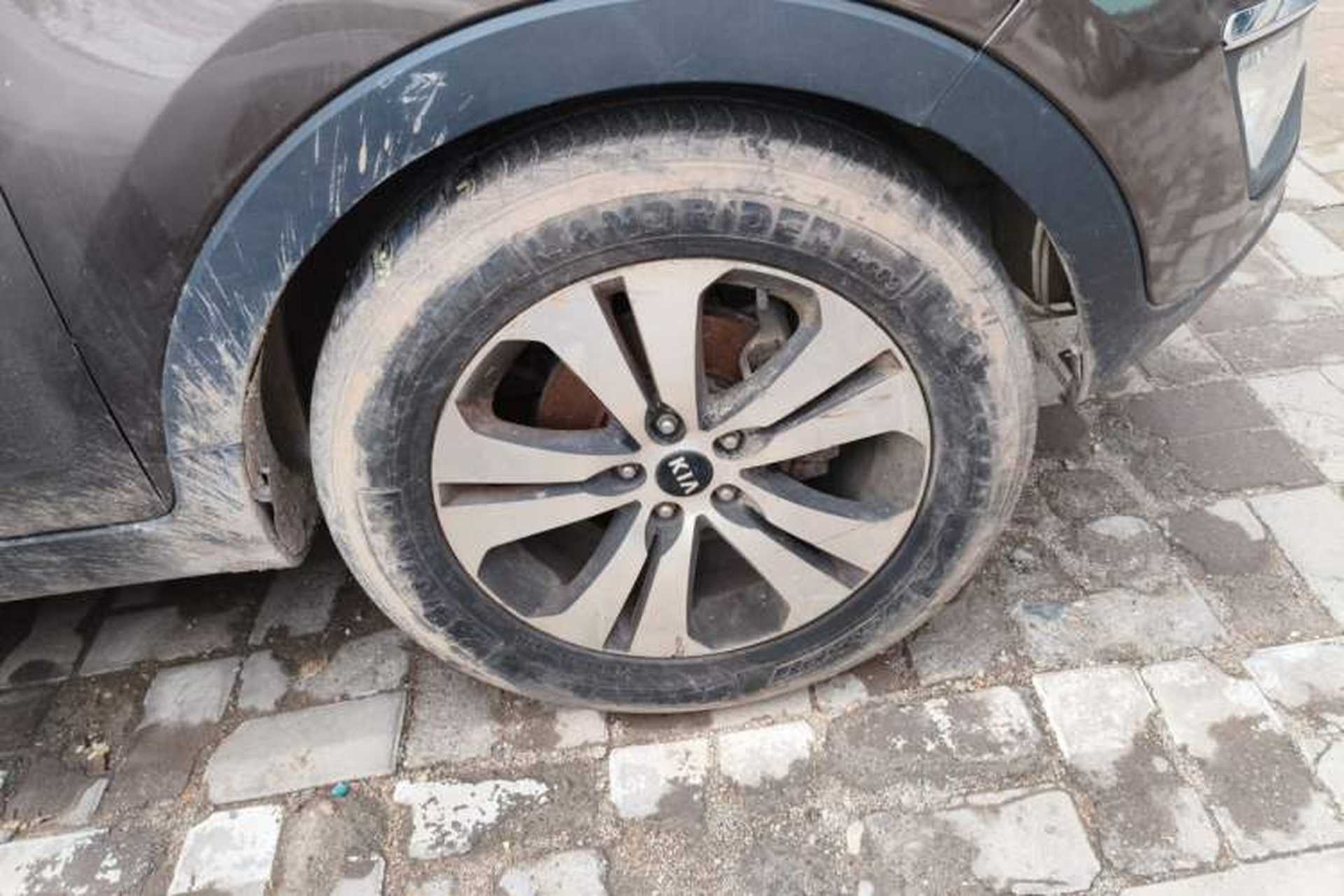 Used Kia Sportage R 2011 2.0L Automatic Two-Wheel Drive Premium Edition Right Front Wheel Hub