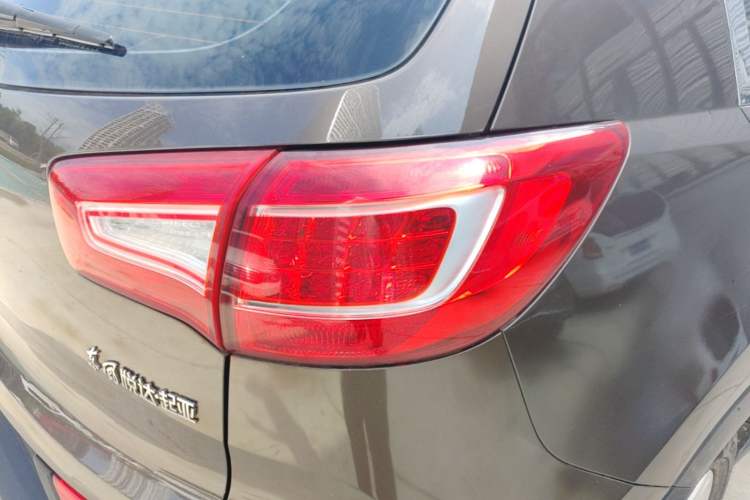 Used Kia Sportage R 2011 2.0L Automatic Two-Wheel Drive GLS Right Rear Taillight