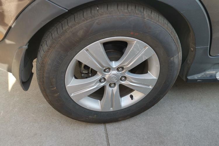 Used Kia Sportage R 2011 2.4L Automatic 4x4 GLS Right Rear Wheel Hub