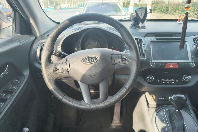 Used Kia Sportage R 2011 2.0L Automatic Two-Wheel Drive GLS Steering Wheel
