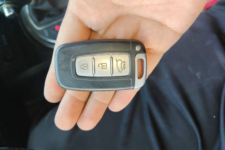 Used Kia Sportage R 2011 2.0L Automatic Two-Wheel Drive Premium Edition Vehicle Key
