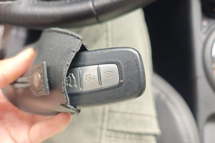 Used Kia Sportage R 2011 2.4L Automatic 4x4 Premium Edition Vehicle Key