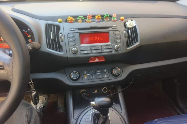 Used Kia Sportage R 2011 2.0L Automatic Two-Wheel Drive GL Audio And AC Panel