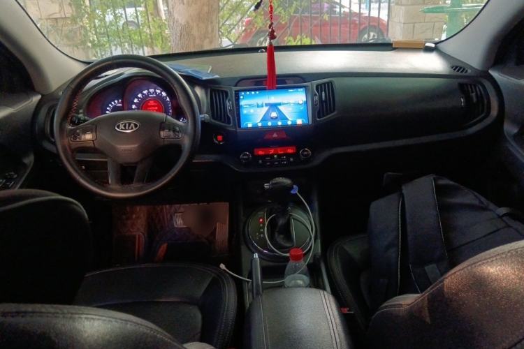 Used Kia Sportage R 2011 2.0L Automatic Two-Wheel Drive Premium Edition Center Console