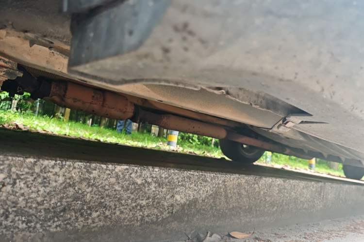 Used Kia Sportage R 2011 2.0L Automatic Two-Wheel Drive GLS Chassis Front Left