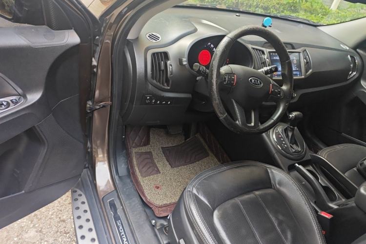 Used Kia Sportage R 2011 2.4L Automatic 4x4 Premium Edition Driver Seat