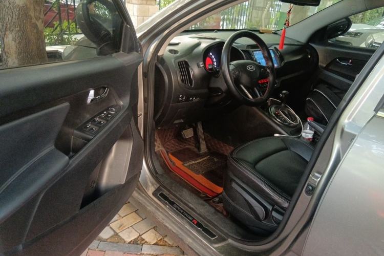 Used Kia Sportage R 2011 2.0L Automatic Two-Wheel Drive Premium Edition Driver Seat
