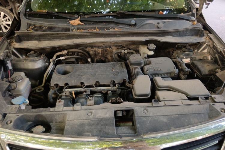 Used Kia Sportage R 2011 2.0L Automatic Two-Wheel Drive Premium Edition Engine Bay